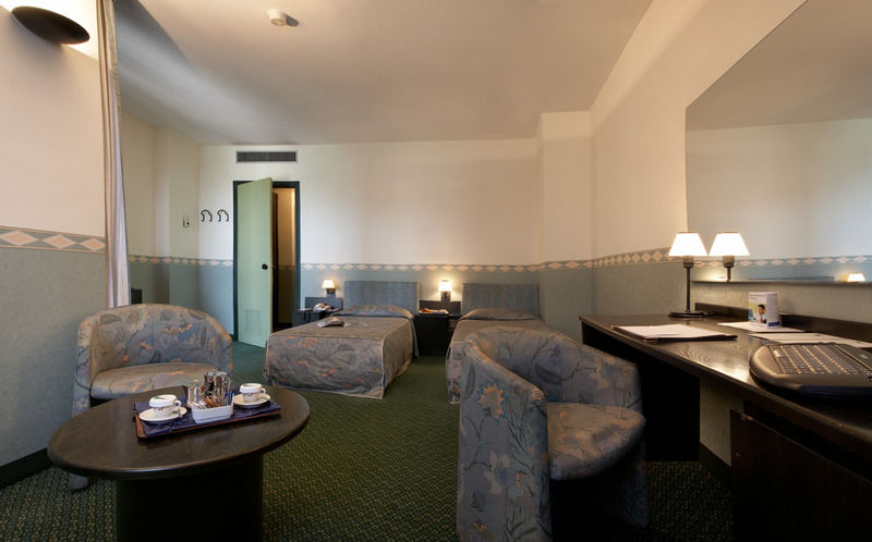 Pacific Hotel Airport Borgaro Torinese Buitenkant foto