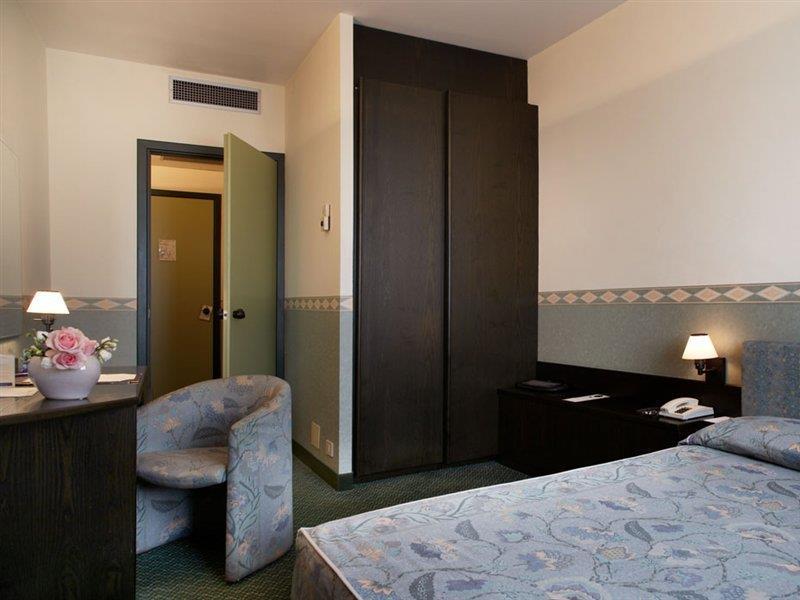 Pacific Hotel Airport Borgaro Torinese Buitenkant foto